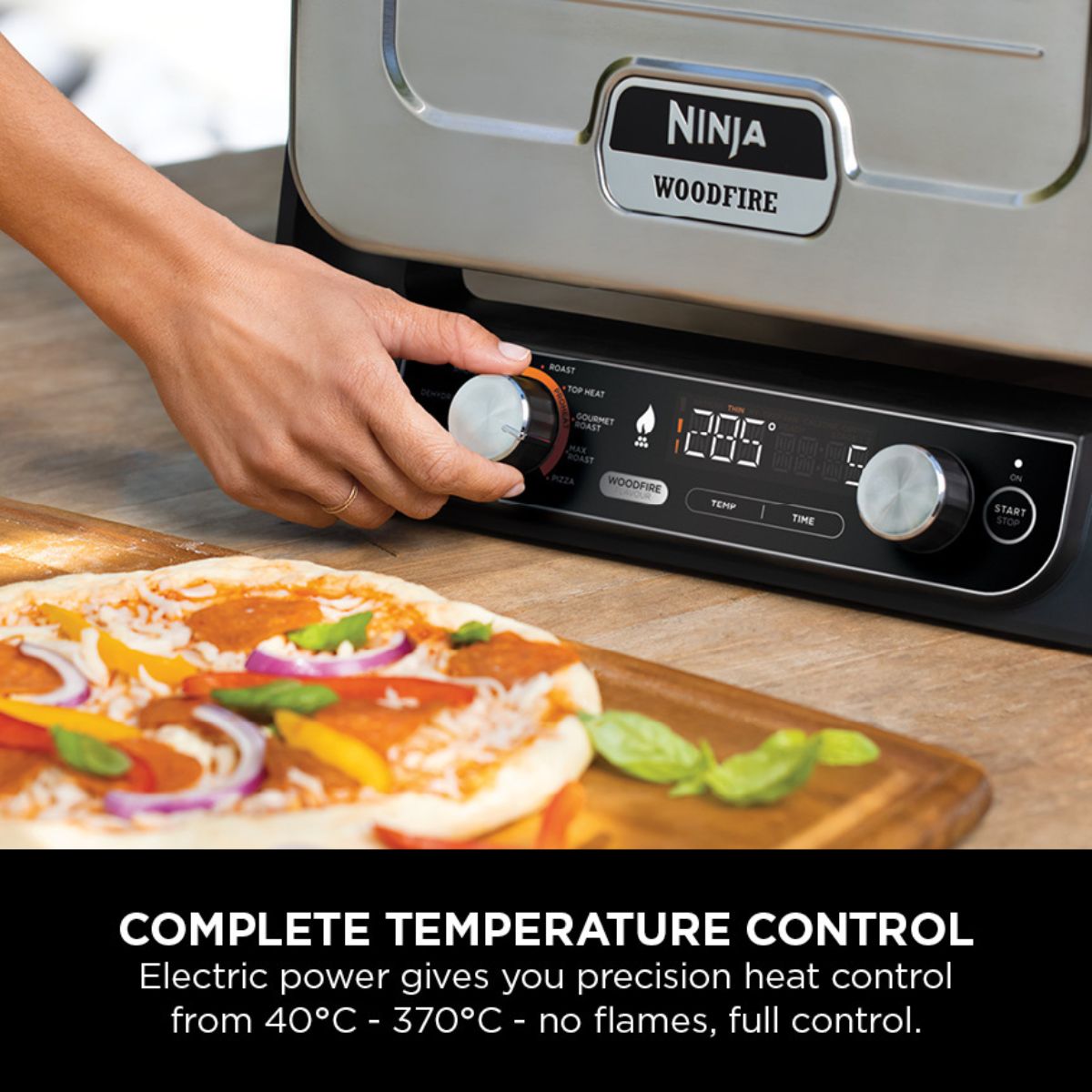Ninja Woodfire 8-In-1 Electric Oven  Pizza Maker And BBQ Smoker OO101