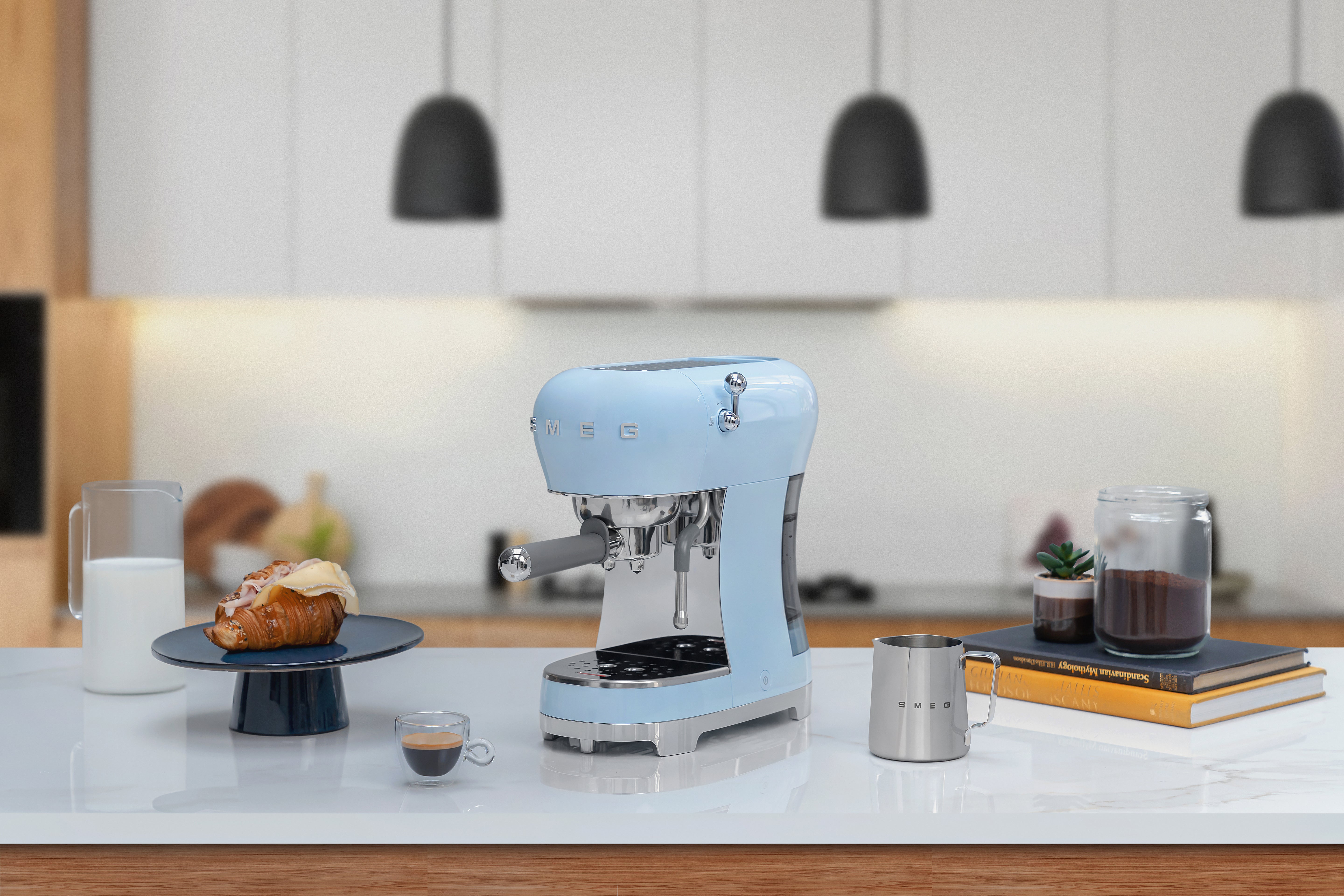 Smeg Espresso Coffee Machine with Steam Wand ECF02