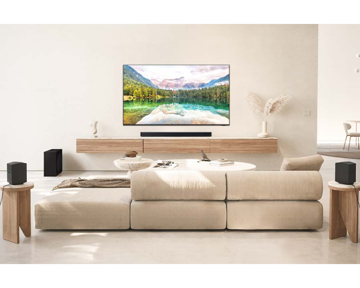 Samsung Soundbar Q-series 9.1.4 ch. Wireless Dolby ATMOS + Rear Speakers Q-Symphony / HW-Q930D