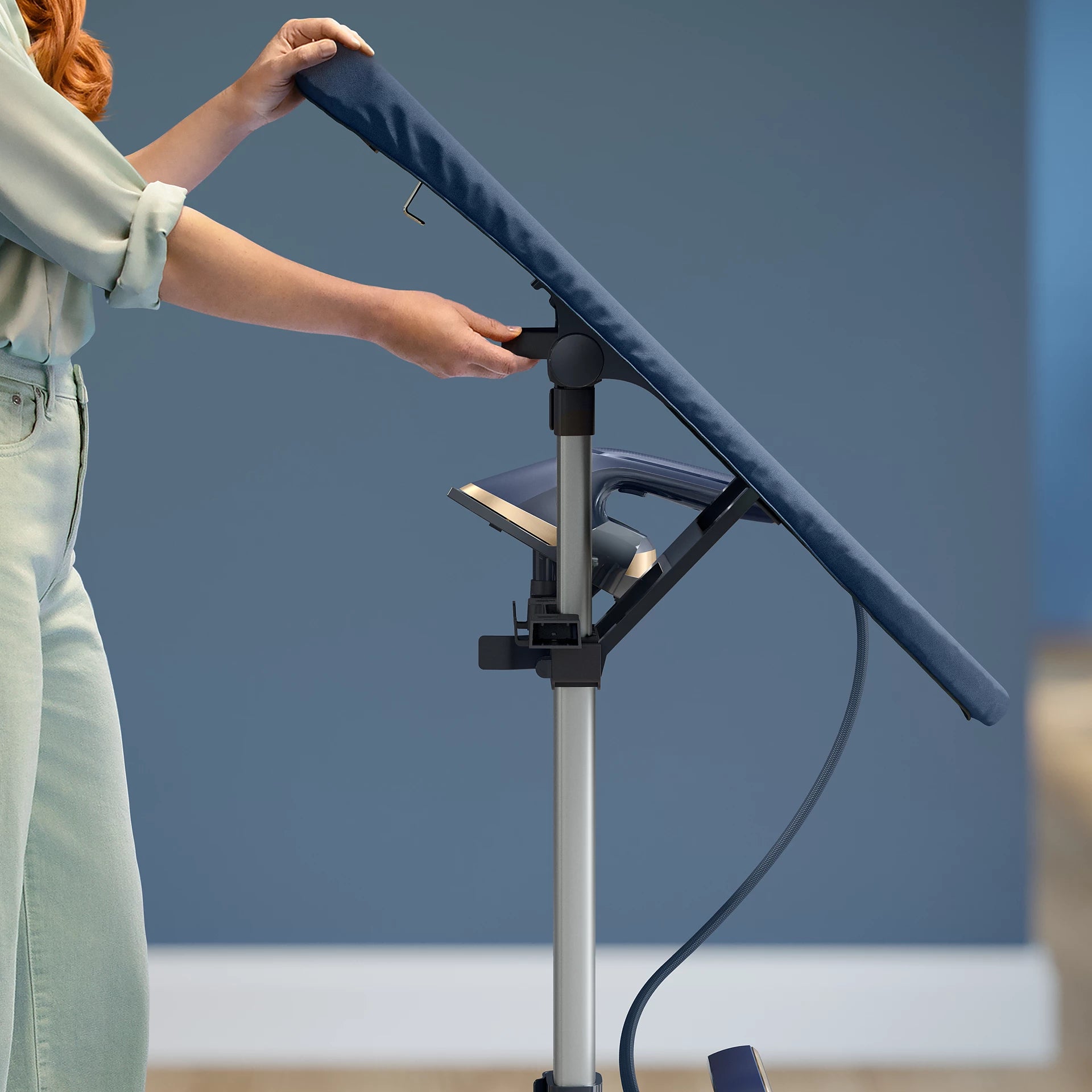 Philips Garment Steamer AIS8530 All in One Ironing Solution
